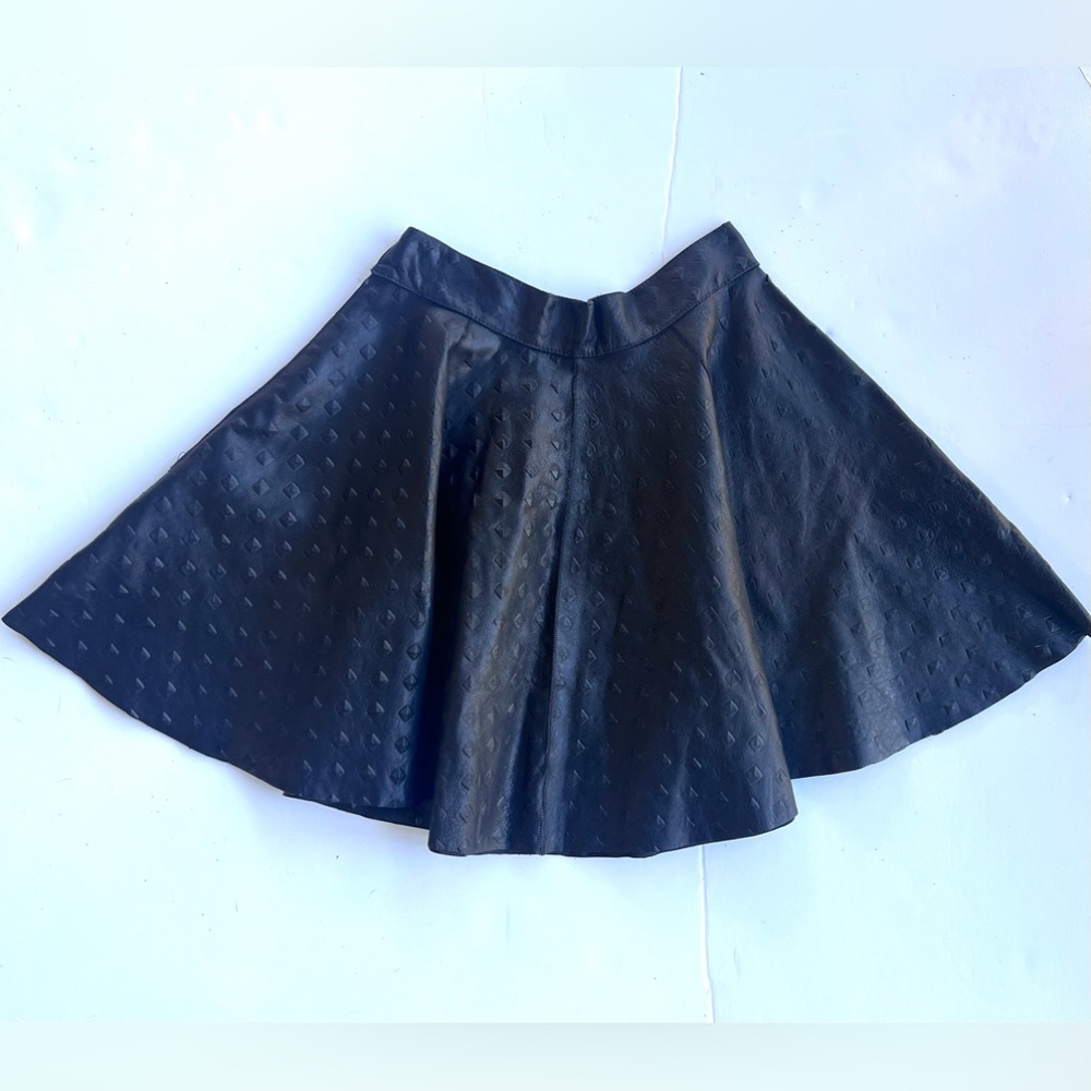 Mini Skirt - Size M - Feminine A Shape mini skirt